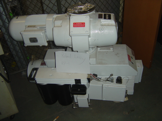 Used Leybold  Ruvac & Trivac WAU251(Top) / D65BCS (Bottom)