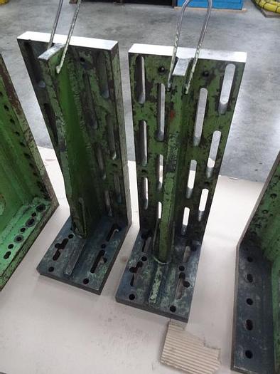 Utilisé 4 Equerres de bridage en fonte