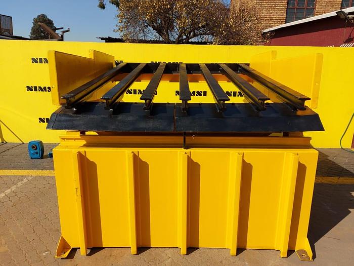 Used Grizzly Pan Feeder