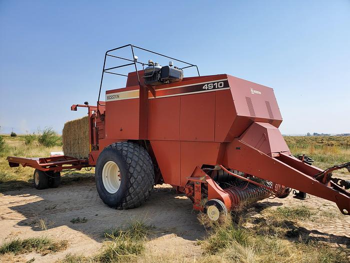 Used 2006 Hesston 4910 Baler w/ Accumulator ** 32k Bales **