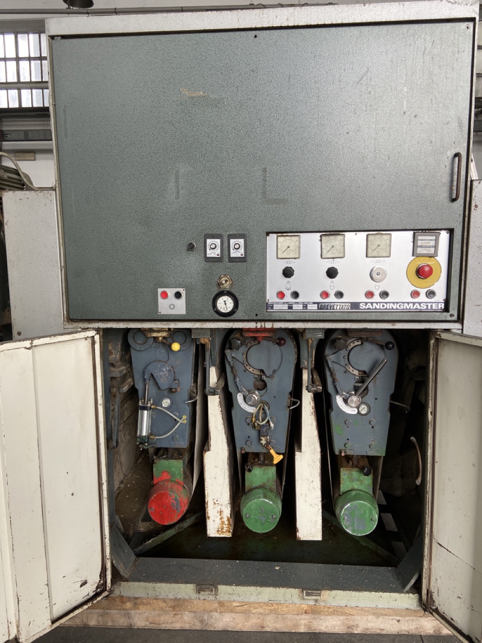 Usato Linea di levigatura calibratura superiore e inferiore, marca Sandingmaster da mm. 900 ( SCSO 3 1100 + SCSB3 900 )