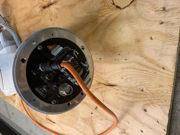 Used 2009 STAUBLI TX40 ROBOT WITH SCHUNK GRIPPER AND CS8C CONTROLLER