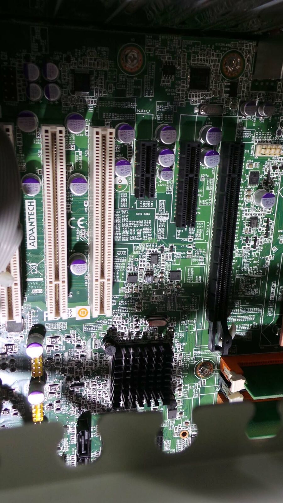 Used inner Senese iCPC-20 Computer Industrial / 90~264 Vac / RoHS Rev B1 / With Hard Disk /