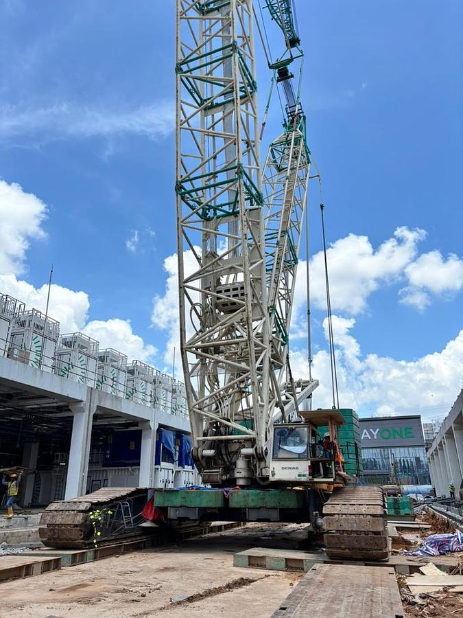 Used 600 Ton AS IS CONDITION CC2800 Crawler Crane