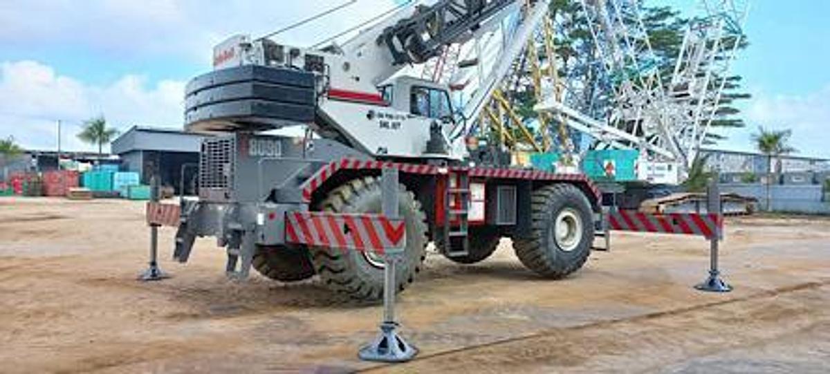 Used 90 Ton Used LINK-BELT RTC8090-2 Rough Terrain Crane