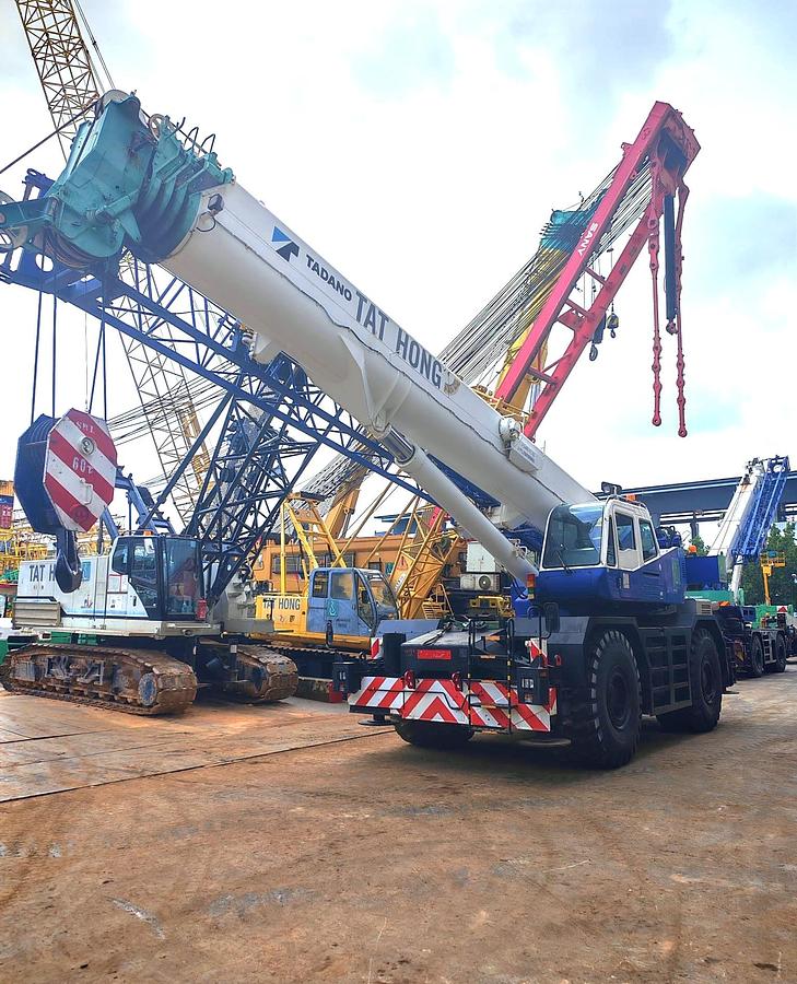 Used 60 Ton Used GR600EX Rough Terrain Crane