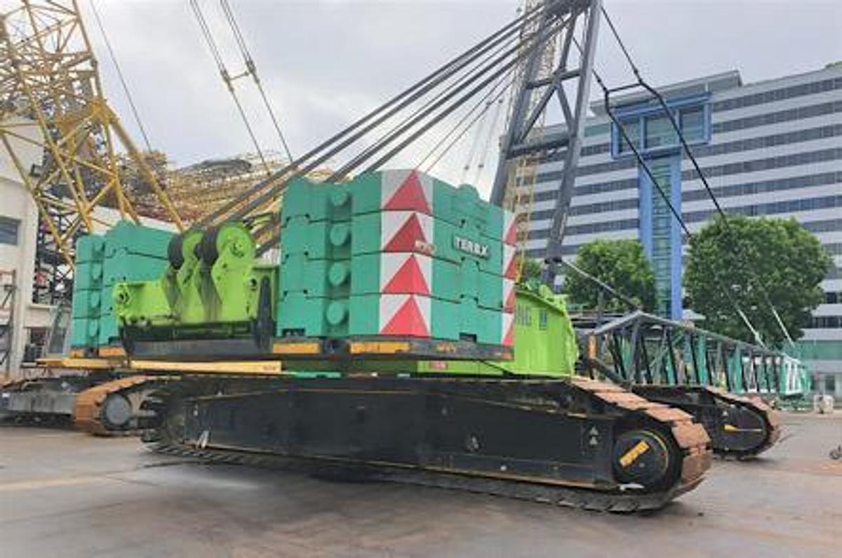 Used 350 Ton Used DEMAG CC2200 Crawler Crane