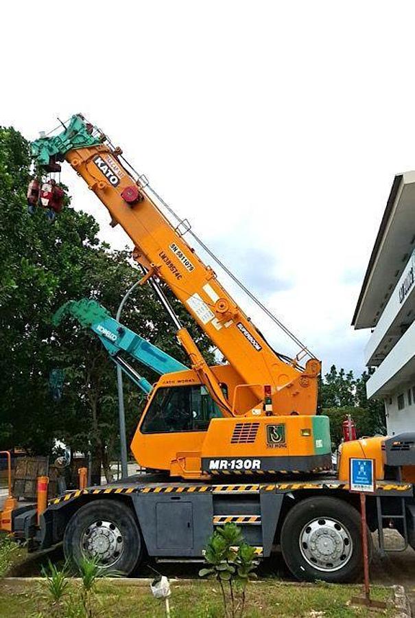 Used 13 Ton Used KATO KRM13H-II Rough Terrain Crane