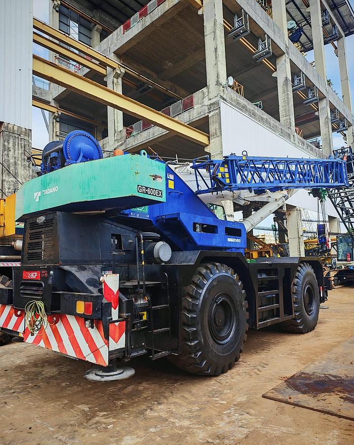 Used 60 Ton Used GR600EX Rough Terrain Crane