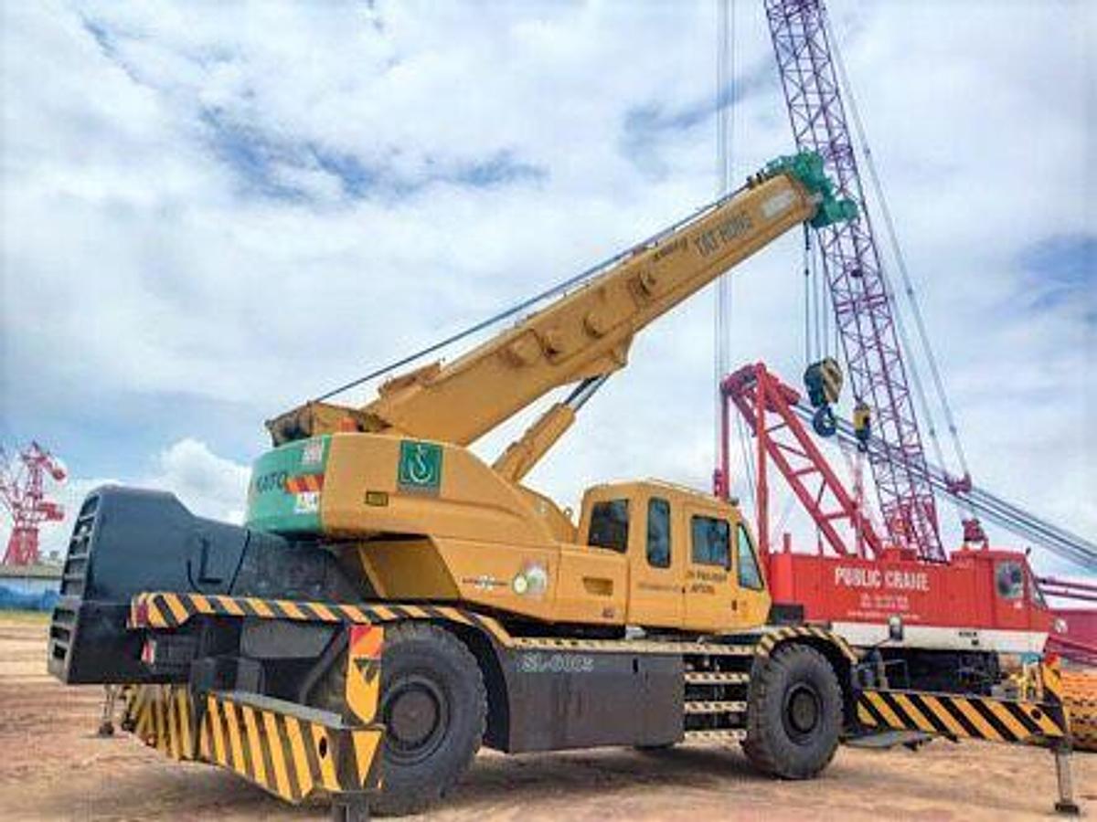Used 50 Ton Used KATO SL600-2 (KR50HL2) Rough Terrain Crane