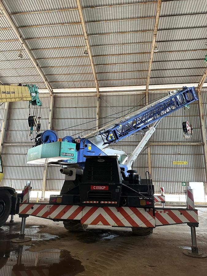 Used 60 Ton Used GR600EX Rough Terrain Crane 