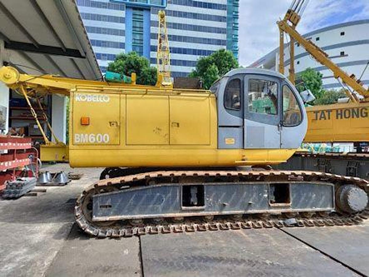Used 55 Ton Used KOBELCO BM600 Crawler Crane