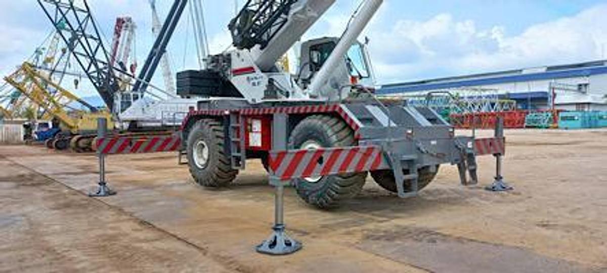 Used 90 Ton Used LINK-BELT RTC8090-2 Rough Terrain Crane