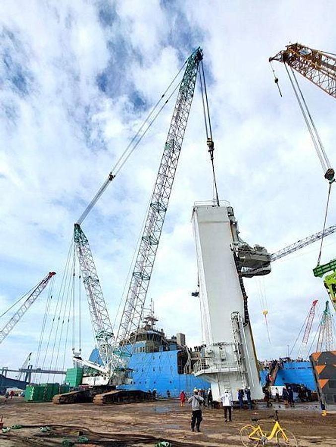 Used 400 Ton Used DEMAG CC2000J Crawler Crane