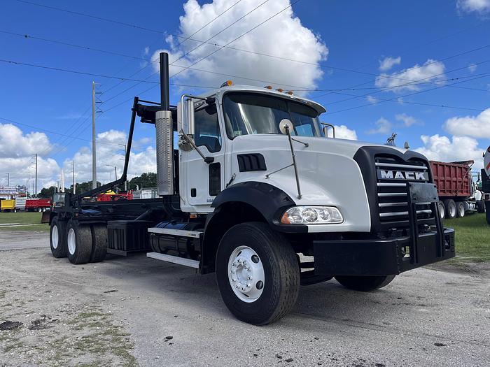 Used 2007 MACK CV713 Granite Roll-Off Truck