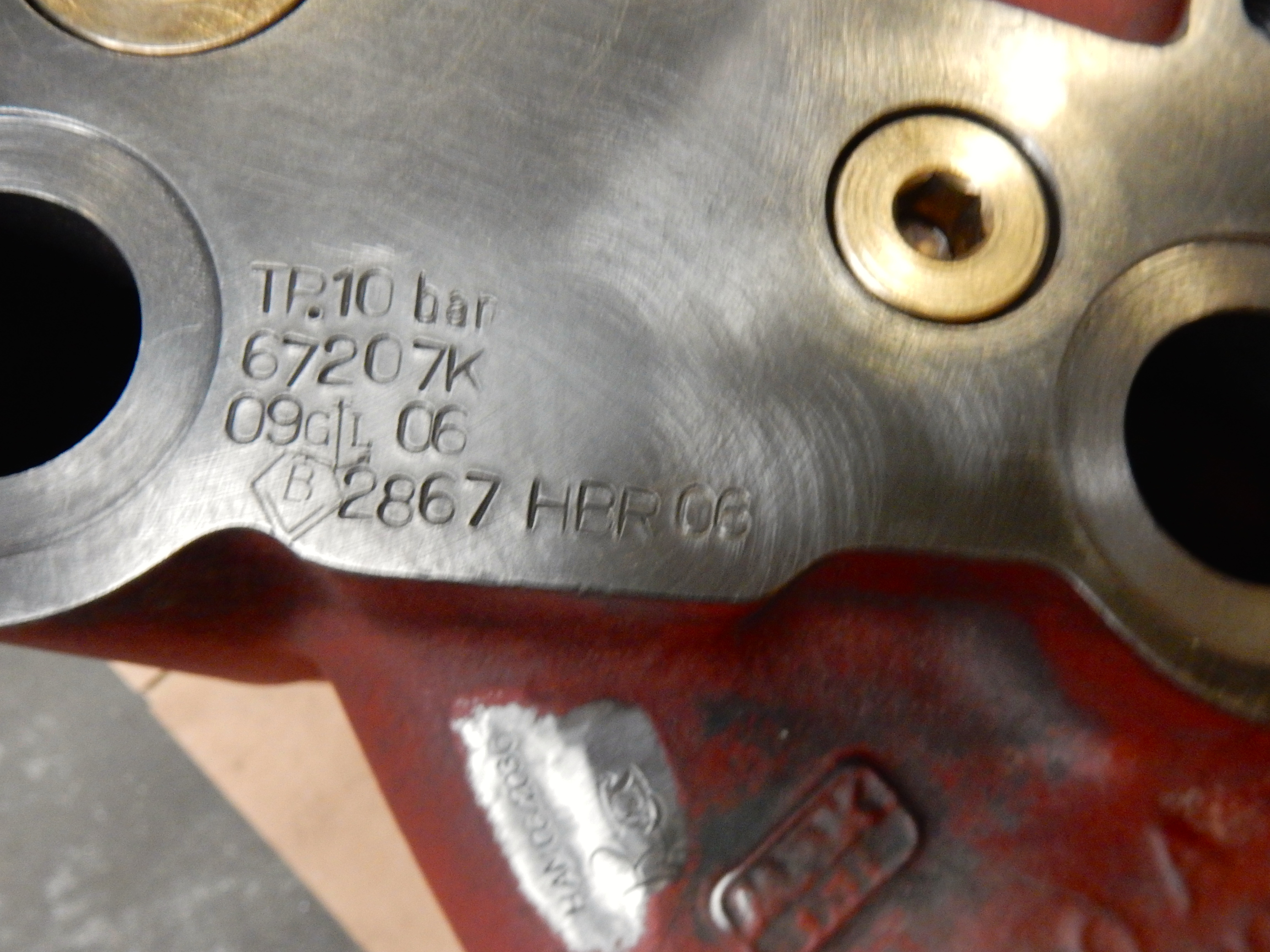 Used CYLINDER HEADS MAK MU452AK / MU453AK