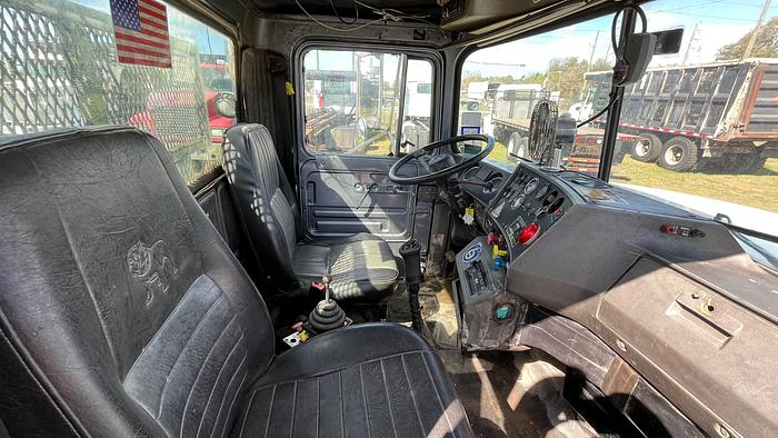 Used 2002 Mack RD688S Tandem-Axle Cab & Chassis