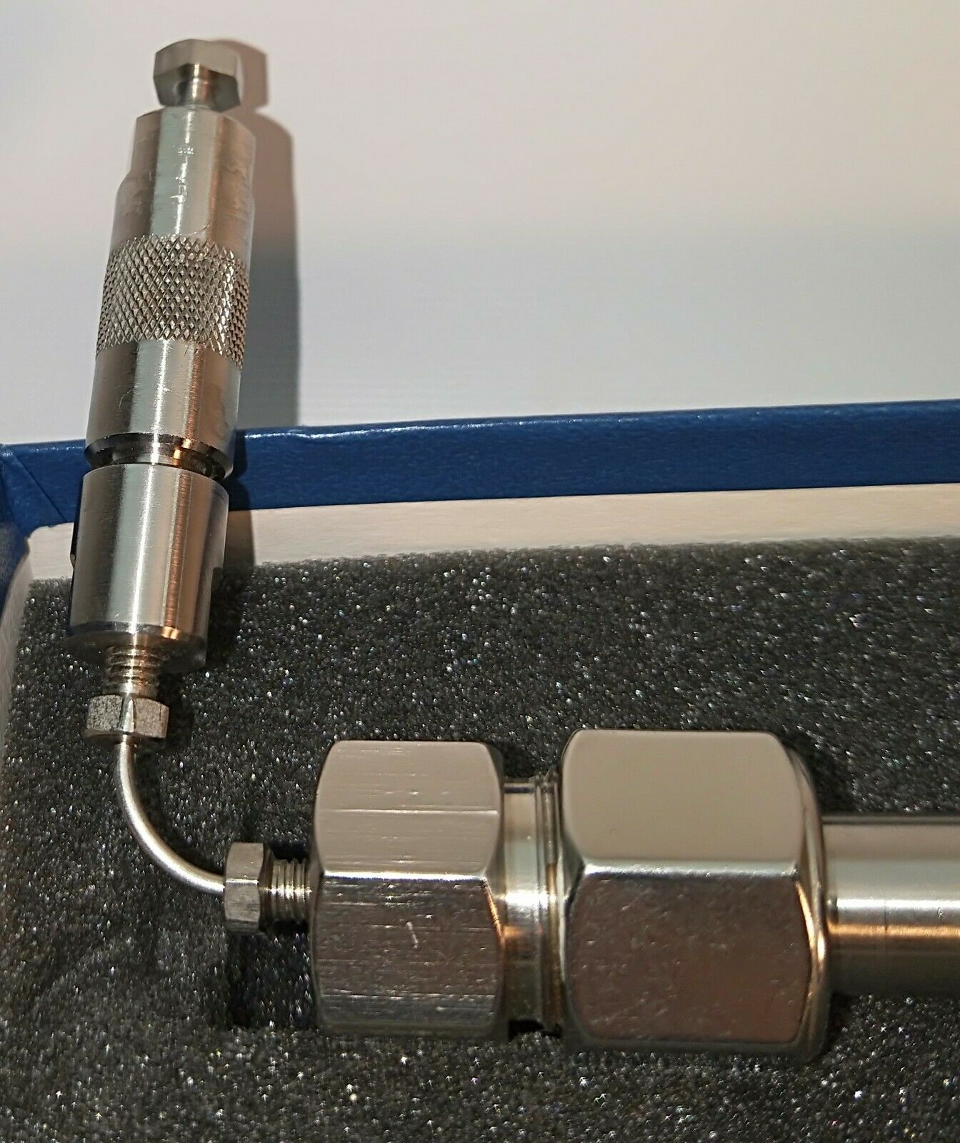 New open box Agilent Zorbax C-18 HPLC Column - 25 cm × 4.6 mm x 5µm