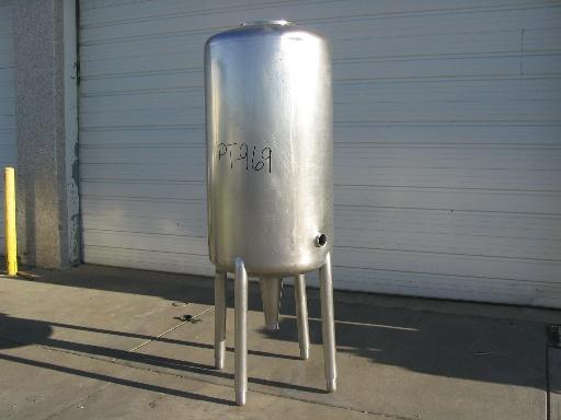 Usado 5000 GALLON STORAGE TANK.  WALKER STAINLES MODEL 9339 SERIAL HHT-3607-R
