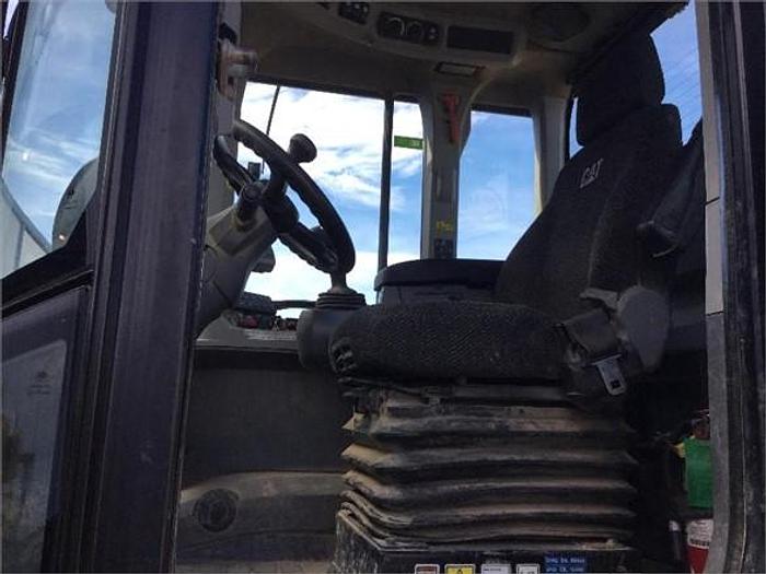 Used 2014 CATERPILLAR 930K