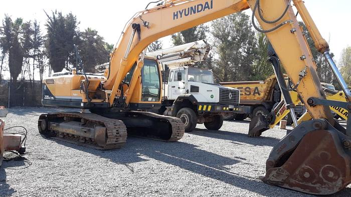 Usado 2013 HYUNDAI ROBEX 220 LC-9S