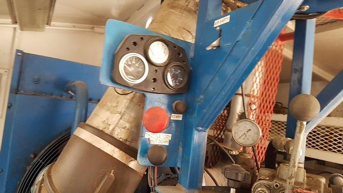 Used SJ PETRO SJ-300 TRIPLEX MUD PUMP