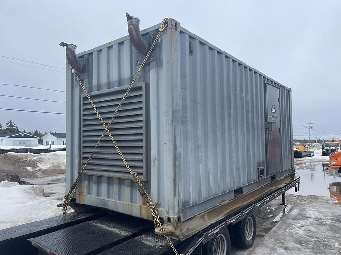 Used 2012 Magnamax 572rss4270 continuous 625kVA/ 500 kW Generator w/ABB Switchgear