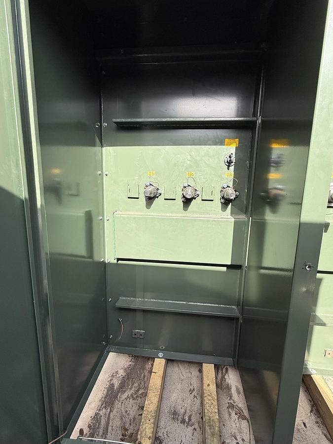 Surplus ***Coming Soon!***2.6 MVA Transformer HV: 13.8 kV  LV: 415V pad mounted (x16)