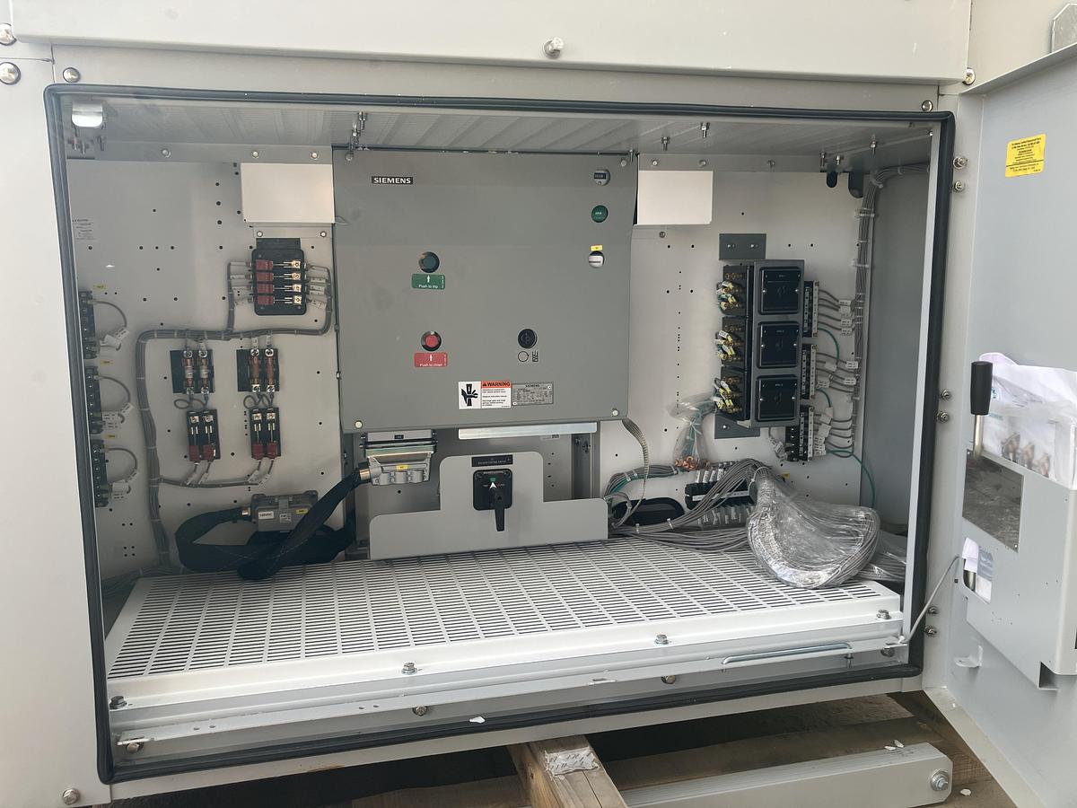 Surplus 2025 Siemens SDV7-SE 38kV-2000A new unused surplus Vacuum breaker