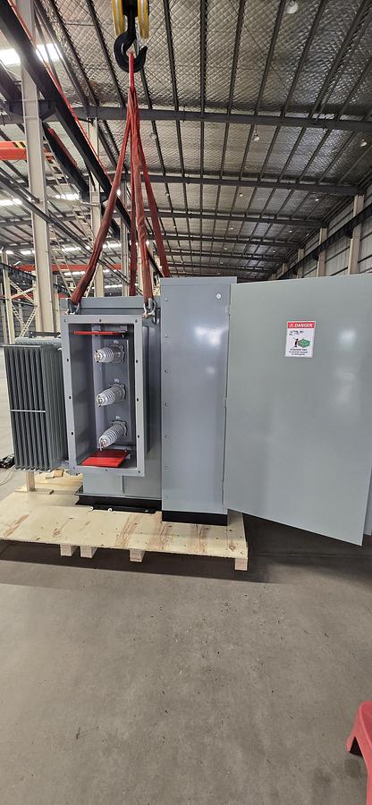 2025 Padmount 750kVA Transformer HV: 24940x12470, LV: 208Y/120 (x5)