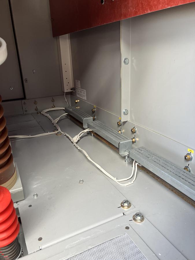 Surplus 2025 Siemens SDV7-SE 38kV-2000A new unused surplus Vacuum breaker