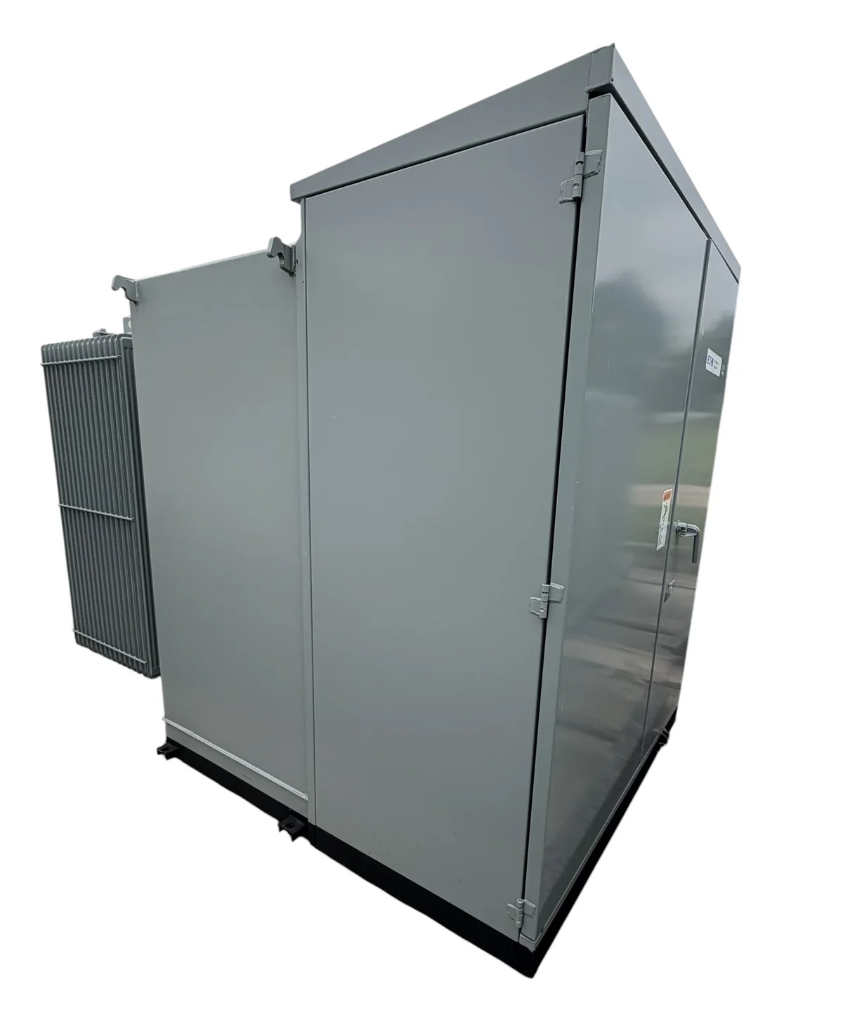 2022 Eaton Distn Xfmr - 2600kVA - Primary 34500V Delta Secondary 416Y/240V - never energized