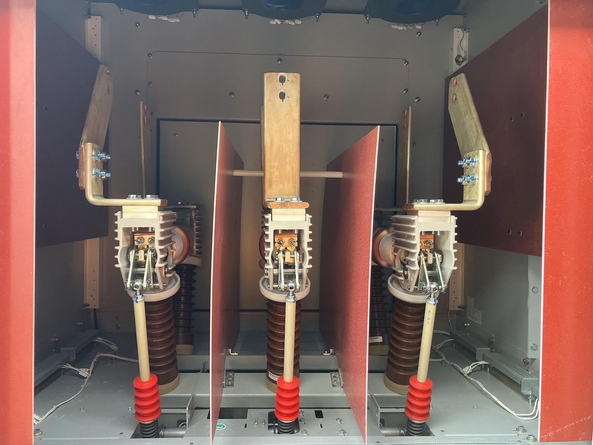 Surplus 2025 Siemens SDV7-SE 38kV-2000A new unused surplus Vacuum breaker