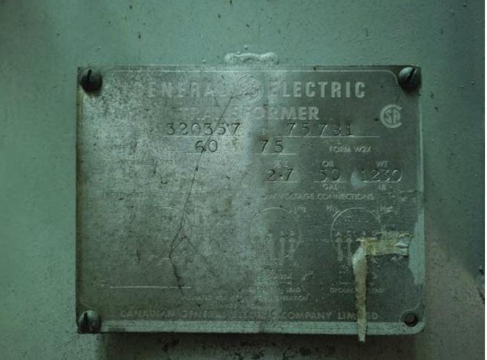 Surplus Westinghouse 100kva 14400V 125KV BIL Outdoor Capacitors