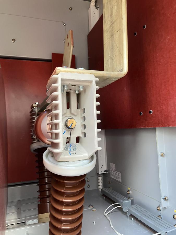 Surplus 2025 Siemens SDV7-SE 38kV-2000A new unused surplus Vacuum breaker