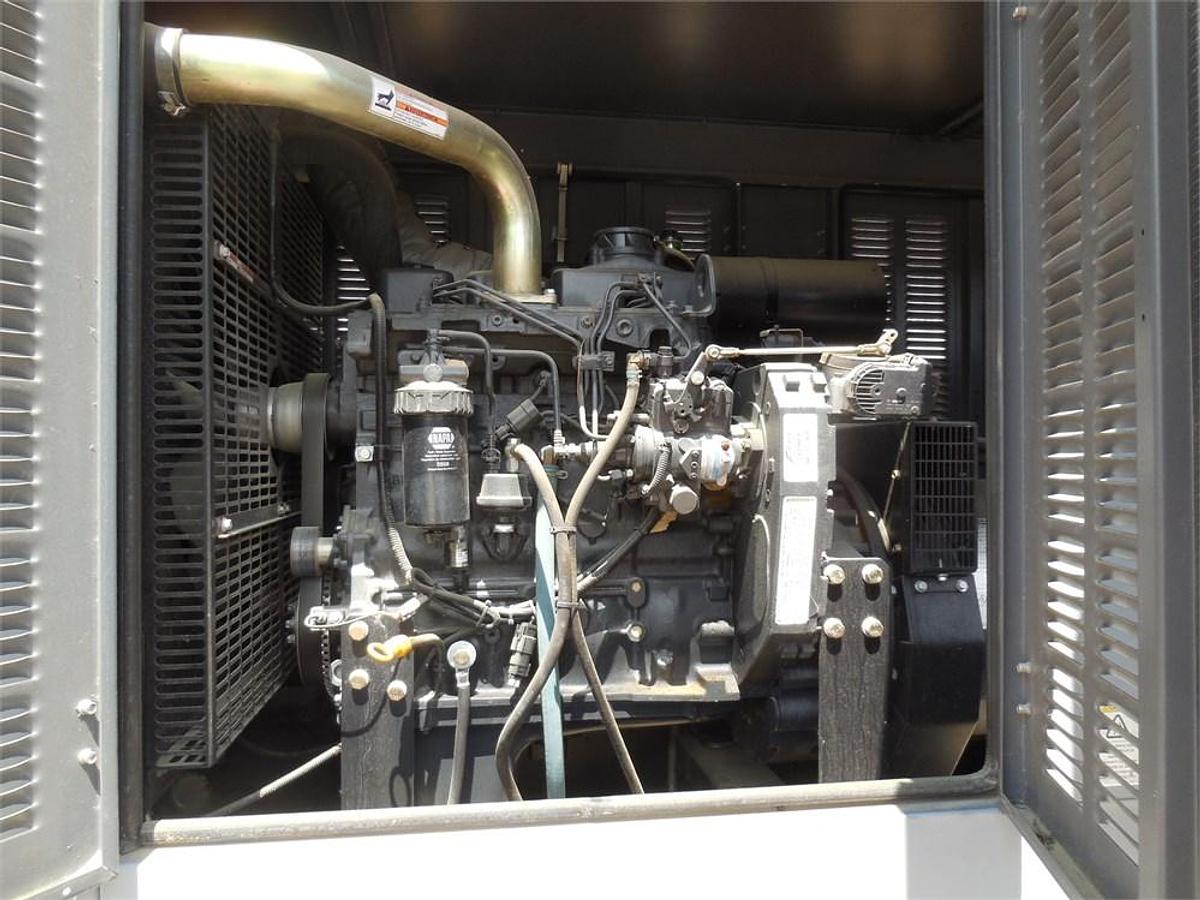 Used 2015 Eaton Generac SD0080G6174.5D18HPYY 80 kW generator with just 377 hours