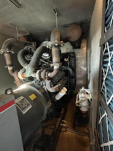 Used 2012 Magnamax 572rss4270 continuous 625kVA/ 500 kW Generator w/ABB Switchgear