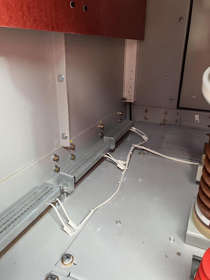 Surplus 2025 Siemens SDV7-SE 38kV-2000A new unused surplus Vacuum breaker