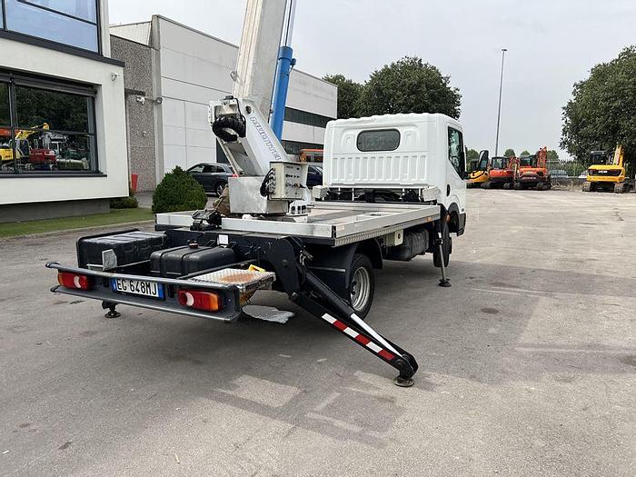 Usato 2011 NISSAN CABSTAR 35.11 CON PIATTAFORMA MULTITEL MX