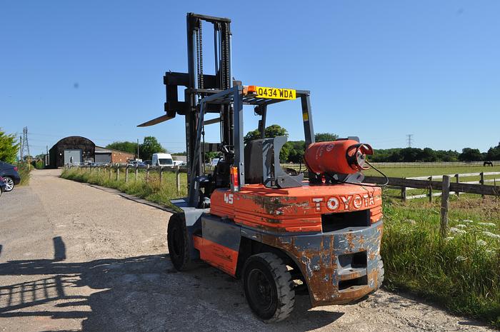 Used 1996 TOYOTA 02-5FG45