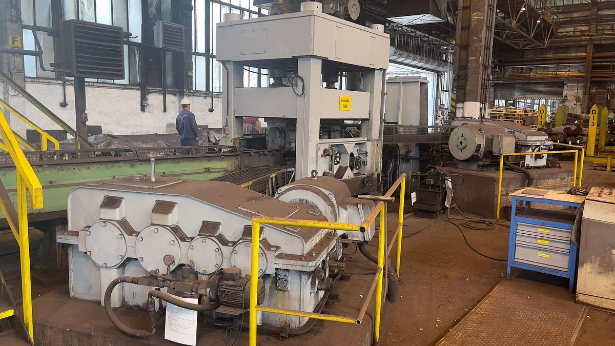 Used FARMER NORTON BAR STRAIGHTENER 4V-2M