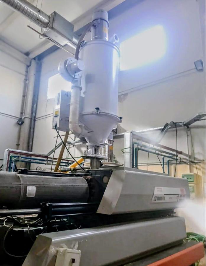 Used SANDRETTO Thermoplastic injection molding machine