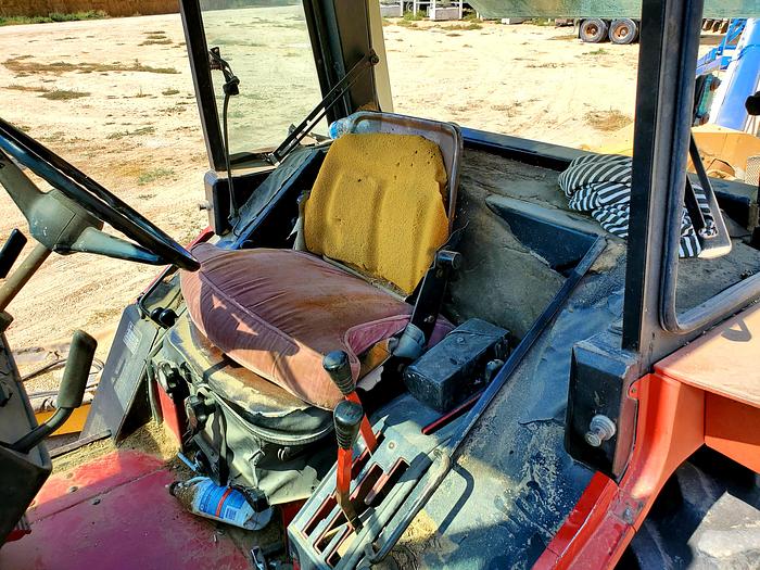 Used International 986 Tractor