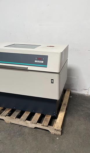 Used New Brunswick Scientific Innova 4300 Incubator Shaker 120V
