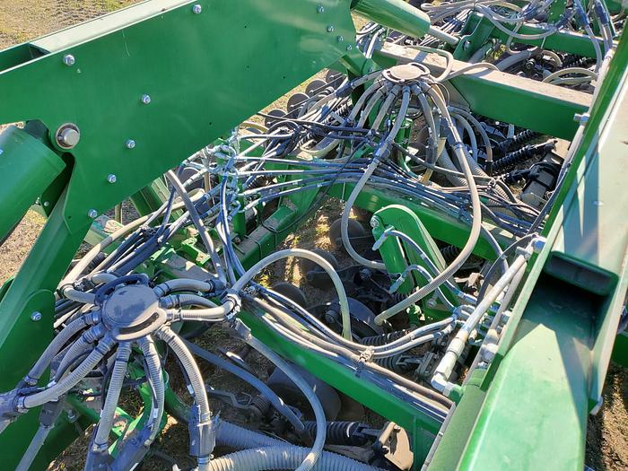 Used 2016 - 60' John Deere 1890 / 1910 Air Drill