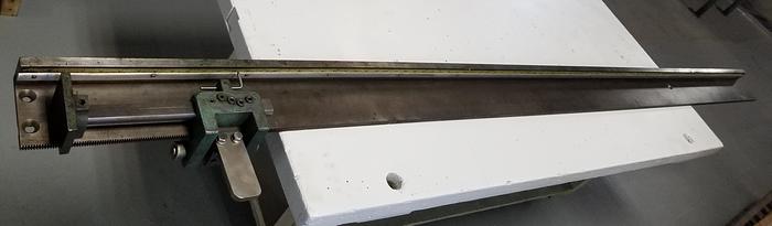 Refurbished Pistorius Heavy Manual Quick Adjusting Stop and Rack Metal Ledge, L to R Orientation