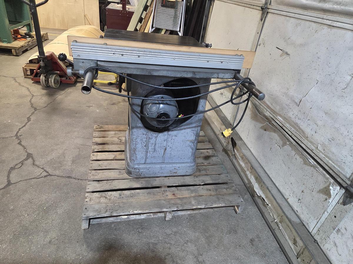 Used Delta / Rockwell 10" Blade Cap Unisaw, Round Tube Rails and Fence, 1PH, Bad Motor, For parts or repair