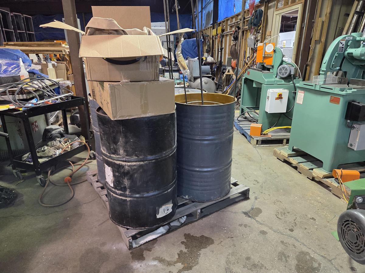 Used Dust Technology DT-200 20HP Dust Collector, 1998, 4 Stack Filter bags, Barrel Collection, Barrel Skirts, All Clamps, Rods, Cleaned, Checked