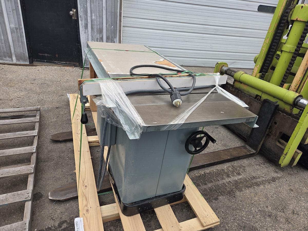 Used Delta 34-806 10" Unisaw Table Saw, 1988, 5HP, 230V, 3PH 