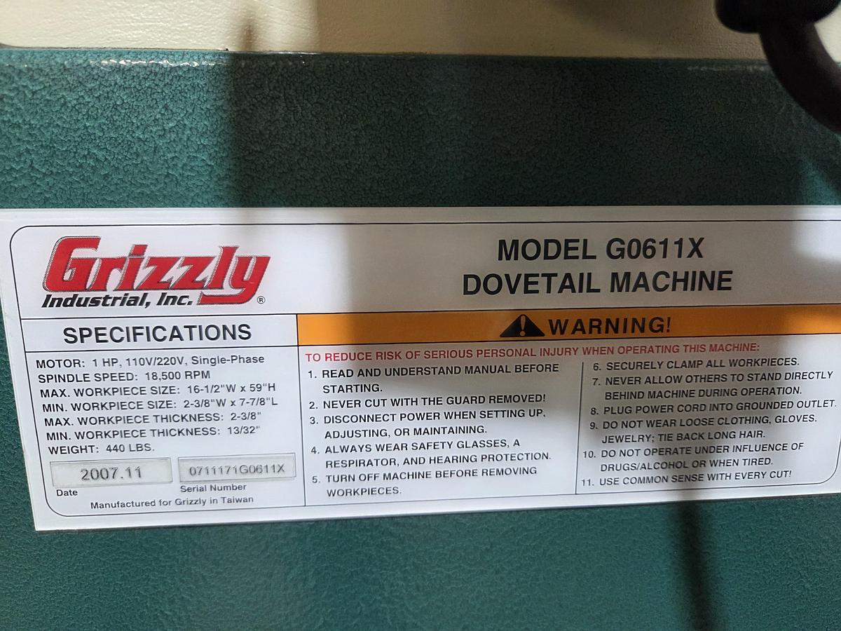 Used Grizzly GO611X 16.5" Width Cap. Manual Dovetailing Machine, 1PH, 220V, 1PH, 2007 Lower Use